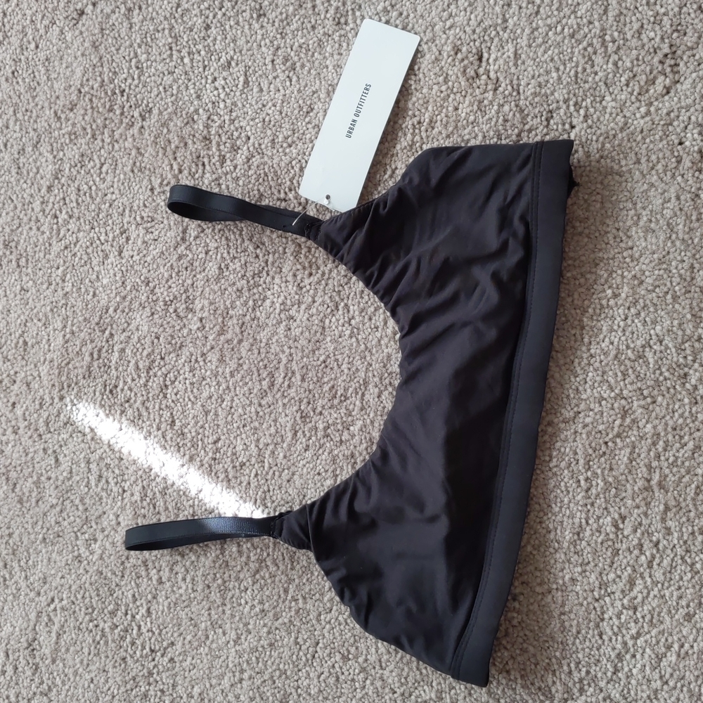 NWT Urban Outfitters Black Featherweight Scoop Neck Bralette Size Medium
